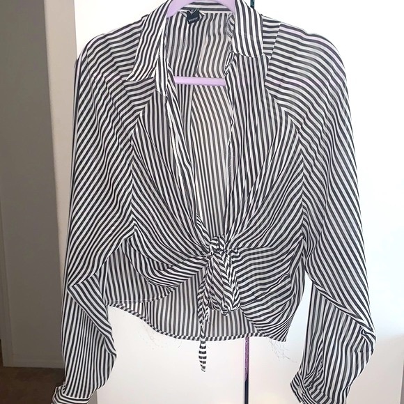 WINDSOR STRIPE TIE FRONT TOP - Picture 2 of 4